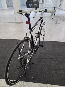 Trek Domane 4.5 56cm maantiepyörä käytetty