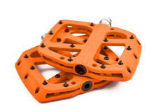 e13 Base Pedal - Oranssi flättipolkimet