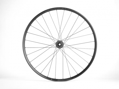 Bontrager Line Comp 30 TLR Boost 29" takakiekko